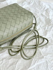BV LOOP SMALL 23CM KHAKI CALFSKIN