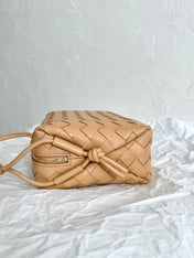 BV LOOP SMALL 23CM BEIGE CALFSKIN