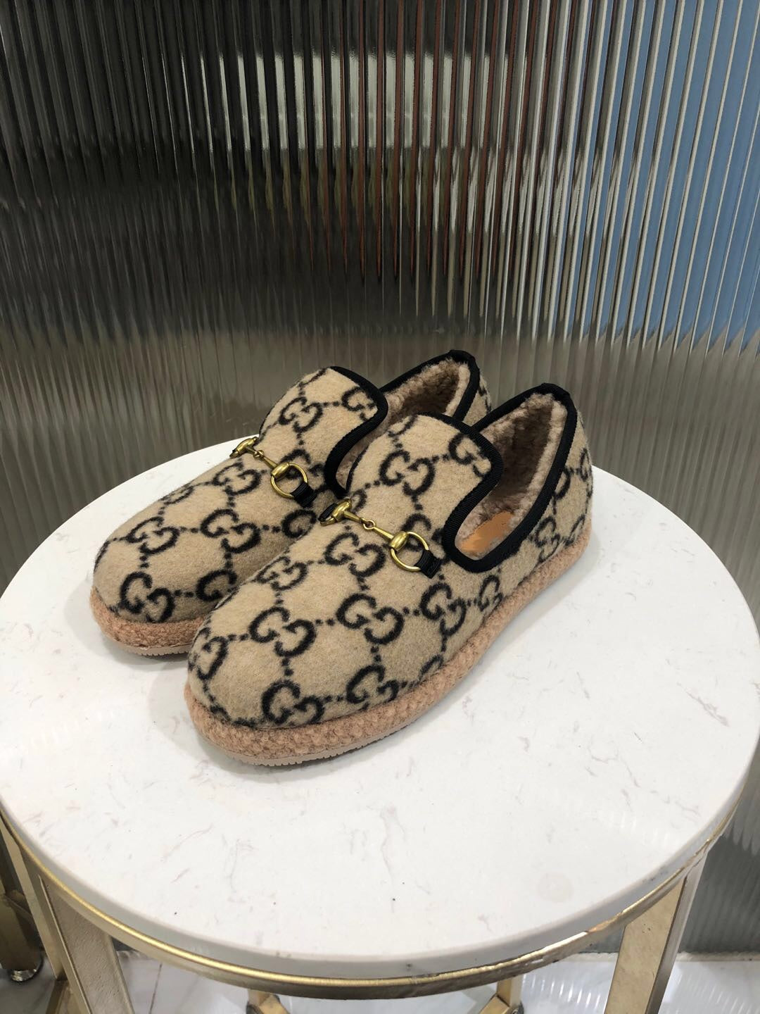 GG HORSEBIT LOAFER IN BEIGE MIX BLACK WOOL AND LAMB FUR LINING