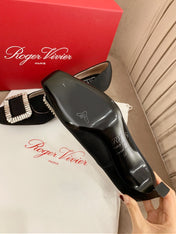 TROMPETTE PUMPS IN BLACK SILK CRYSTAL BUCKLE