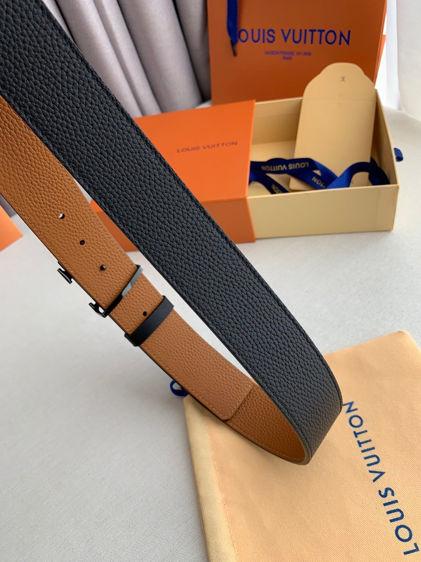 LV 25S BELT 38 MM IN BLACK CALFSKIN 593212