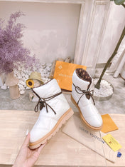 PILLOW COMFORT ANKLE BOOTS IN WHITE NYLON