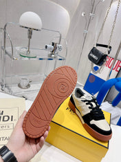 FENDI CASUAL SNEAKER IN WHITE CALFSKIN AND BLACK SUEDE