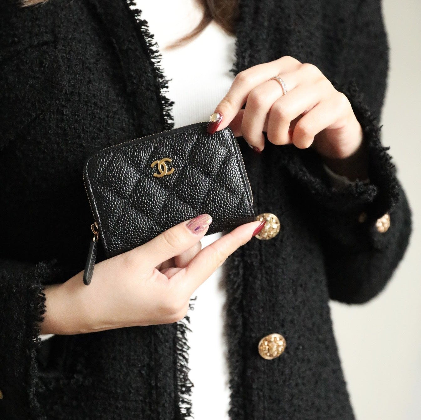 CC ZIPPED COIN BASIC PURSE 11 BLACK CAVIAR CALFSKIN GOLD ICON