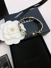 CHANEL 26S DOUBLE C LOGO BAROQUE PEARL LEATHER CHAIN BRACELET IN GOLD METAL 630841