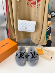 LV WOMEN'S PASEO FLAT SLIPPER IN GREY FLEECE WITH BLACK LOGO