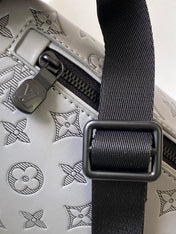 LV 25S DISCOVERY BUMBAG 44 IN TAUPE GRAY EMBOSSED MONOGRAM ECLIPSE CALFSKIN