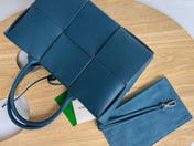 SMALL ARCO TOTE 30 IN AEGEAN BLUE CALFSKIN