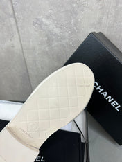 CHANEL 26S LOAFERS IN WHITE QUILTED CALFSKIN WITH CC LOGO