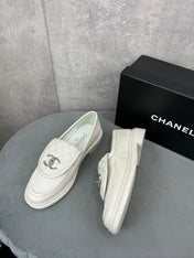CHANEL 26S LOAFERS IN WHITE QUILTED CALFSKIN WITH CC LOGO