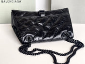 CRUSH MEDIUM CHAIN BAG 31 IN BLACK QUILTED CRUSHED CALFSKIN BLACK HARDWARE