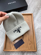 BEANIE HAT IN PALE GRAY WOOL 108746