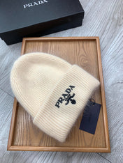 BEANIE HAT IN BEIGE CREAM WOOL 108745