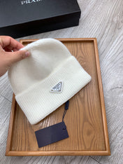 BEANIIE HAT IN WHITE WOOL 335040