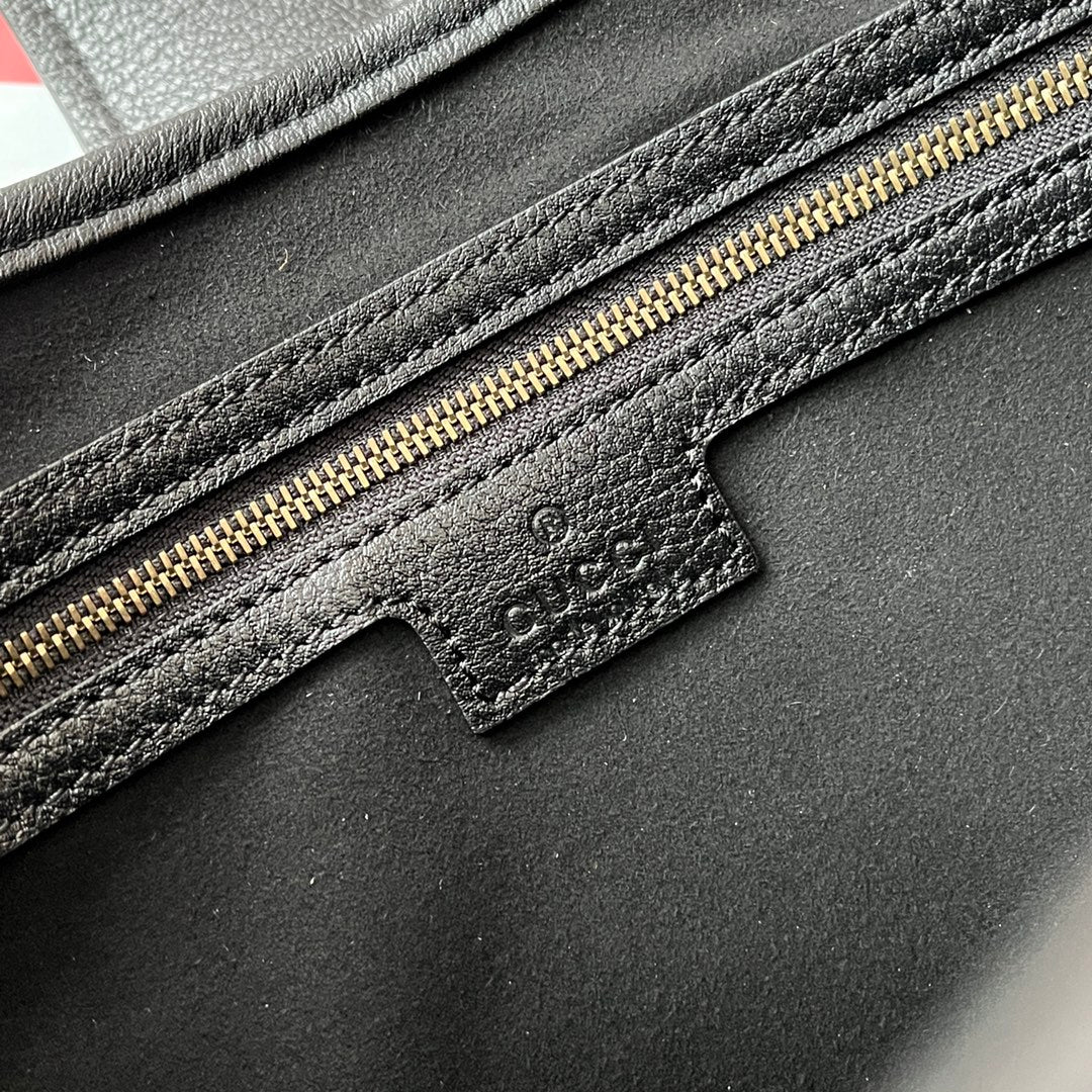 GG HORSEBIT SHOULDER BAG 39 IN BLACK CALFSKIN GOLD HARDWARE
