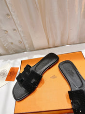 0RAN SANDAL BLACK LAMBSKIN ATTACH CRYSTALS-BLACK