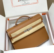 KELLY DEPECHES 38 BRIEFCASE IN GOLD TOGO CALFSKIN SILVER HARDWARE