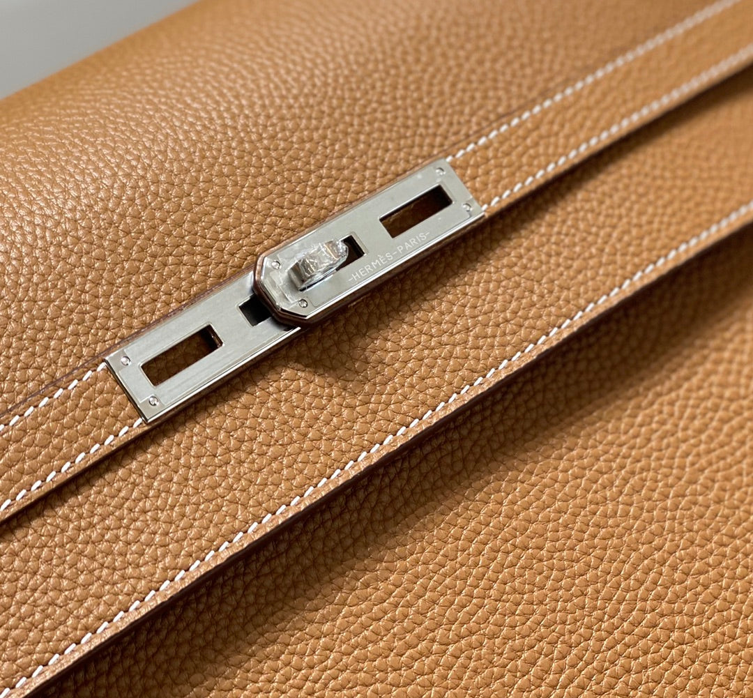 KELLY DEPECHES 34 BRIEFCASE IN GOLD TOGO CALFSKIN SILVER HARDWARE