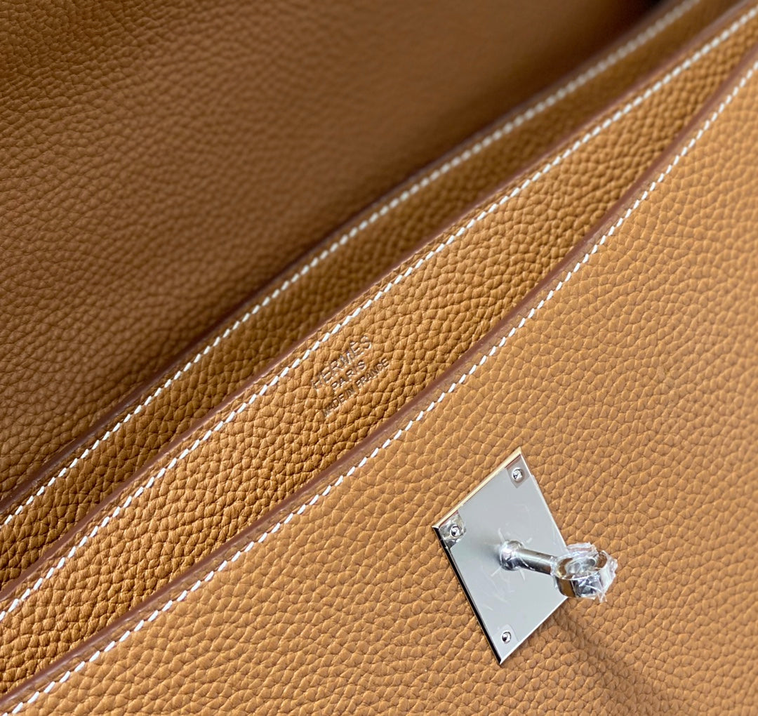 KELLY DEPECHES 34 BRIEFCASE IN GOLD TOGO CALFSKIN SILVER HARDWARE
