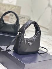 HOBO BAG 21 IN BLACK SOFT LAMBSKIN