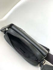 LV 25S FASTLINE MESSENGER BAG 23 IN BLACK CALFSKIN