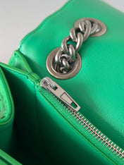CRUSH CHAINED BAG 32 IN GREEN QUILTED CRUSHED CALFSKIN SILVER HARDWARE