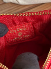 CC CLASSIC SMALL 15 ZIPPED POUCH IN CRIMSON RED GRAINED CALFSKIN