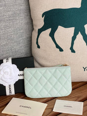 CC CLASSIC SMALL 15 ZIPPED POUCH IN SKY BLUE GRAINED CALFSKIN