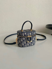 SIGNATURE VANITY 16 IN BLUE OBLIQUE JACQUARD