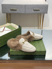 HORSEBIT MULE IN WHITE EMBOSSED CALFSKIN AND LAMB WOOL LINING