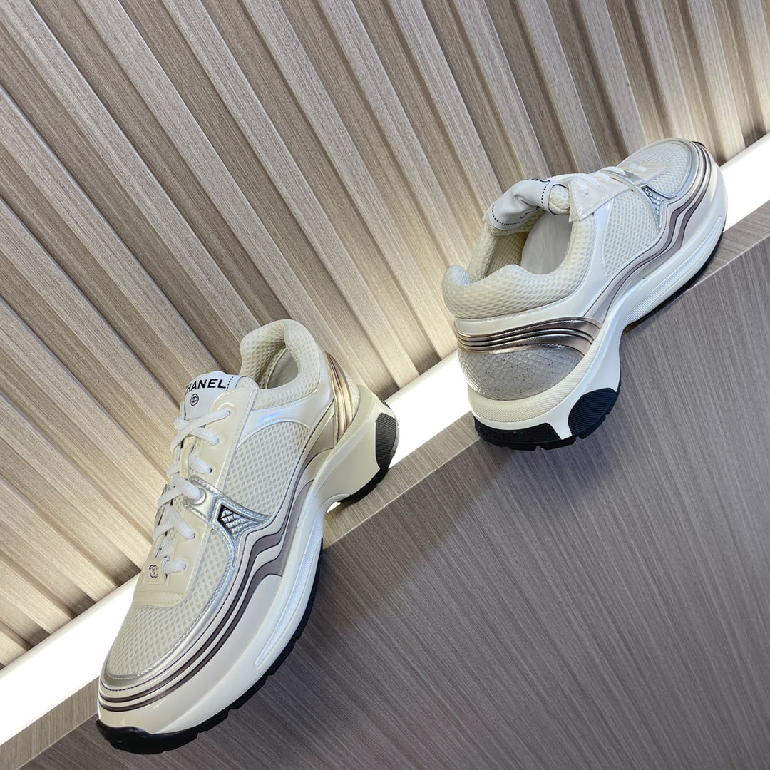 CHANEL 26S SNEAKER 35 MM IN WHITE FABRIC AND CREAM WHITE CALFSKIN LOW TOP