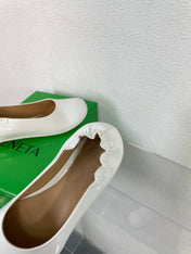 ATOMIC BALLERINA FLAT IN WHITE CALFSKIN