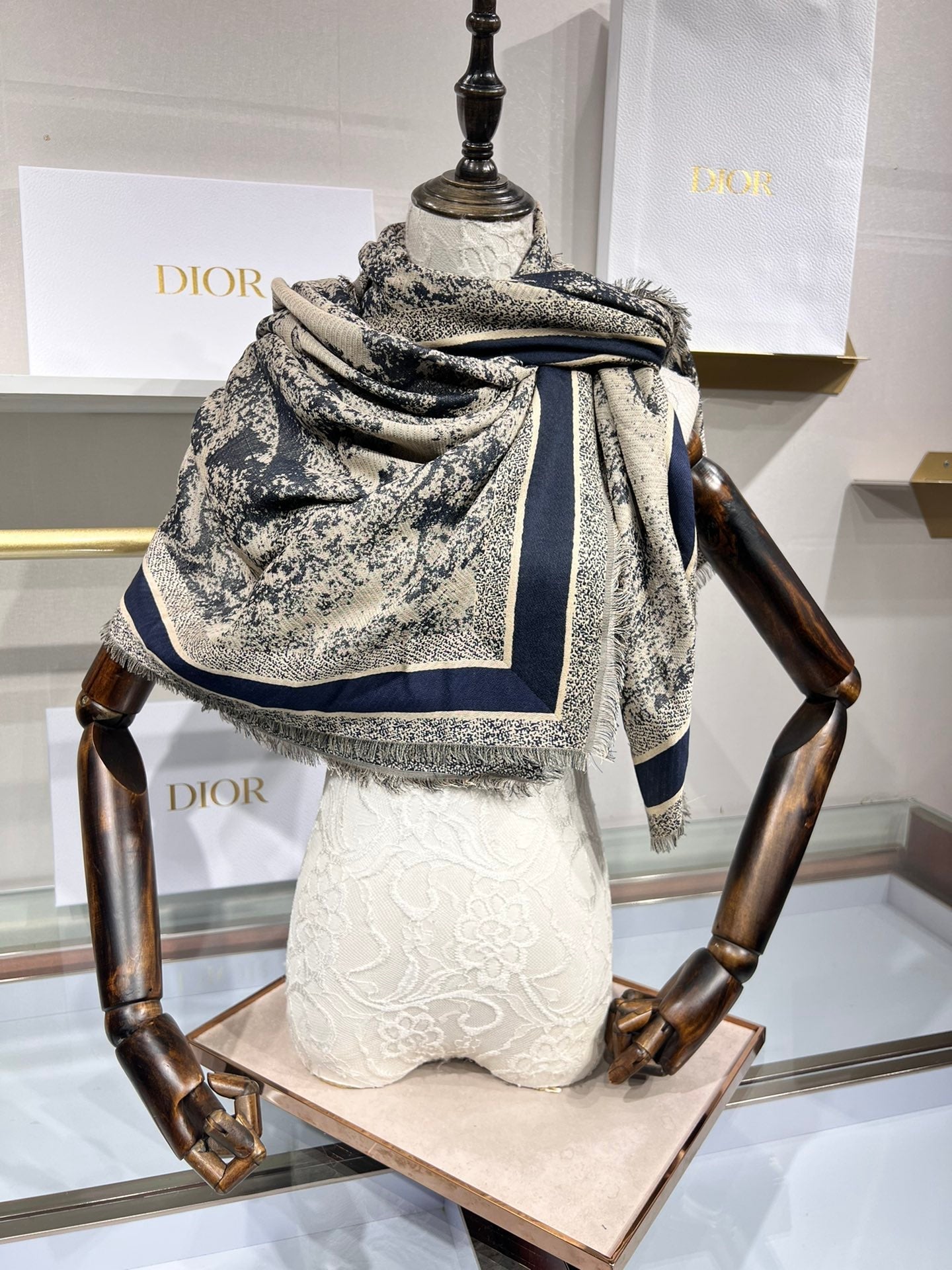 DIOR 26S SCARF 140 IN CASHMERE AND SILK 513694