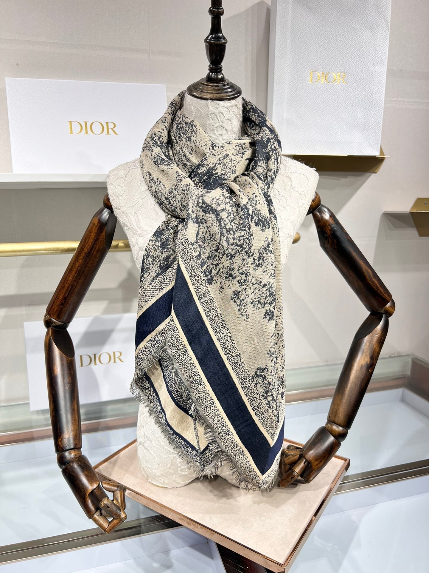 DIOR 26S SCARF 140 IN CASHMERE AND SILK 513694