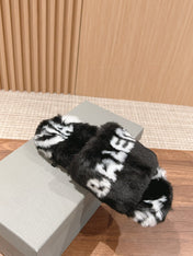 LAMB WOOL SLIPPER BLACK AND WHITE