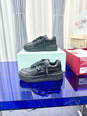 One Stud Garavani Black One Stud XL Sneakers