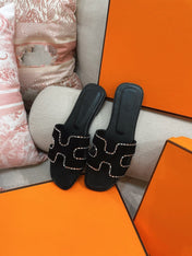 0ran Sandal Calfskin Rhinestone Black