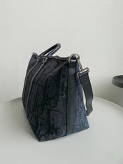 WEEKENDER 40 IN BLACK MAXI OBLIQUE JACQUARD