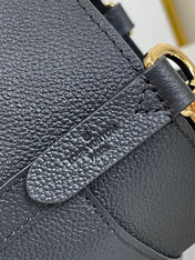 LOCK AND WALK 20 IN BLACK GRAINED CALFSKIN GOLD HARDWARE