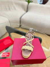 GARAVANI ROCKSTUD WEDGE SANDALS IN ROSY BROWN CALFSKIN AND BEIGE RAFFIA