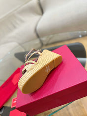 GARAVANI ROCKSTUD WEDGE SANDALS IN ROSY BROWN CALFSKIN AND BEIGE RAFFIA