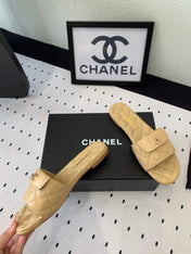 CC SLIPPERS IN YELLOW CREAM CALFSKIN
