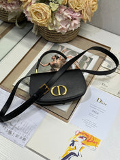 SMALL 19 MONTAIGNE AVENUE TOP HANDLE BAG BLACK SMOOTH CALFSKIN 221147