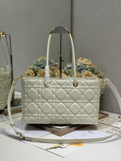 MEDIUM 37 TOUJOURS BAG IN WHITE MACROCANNAGE LAMBSKIN