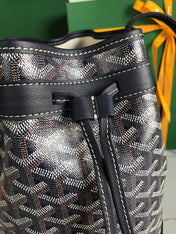PETIT FLOT BUCKET BAG 22 IN NAVY BLUE GOYARDINE CANVAS AND LAMBSKIN TRIM