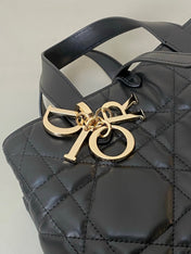 MEDIUM TOUJOURS BUCKET BAG 22 IN BLACK CANNAGE CALFSKIN