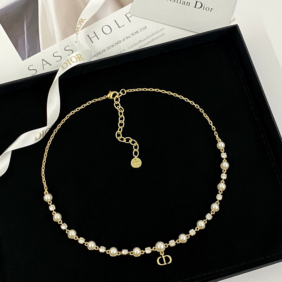 CD 26S CD LOGO PEARL & CRYSTAL BEADED CHAIN NECKLACE IN GOLD METAL 633243