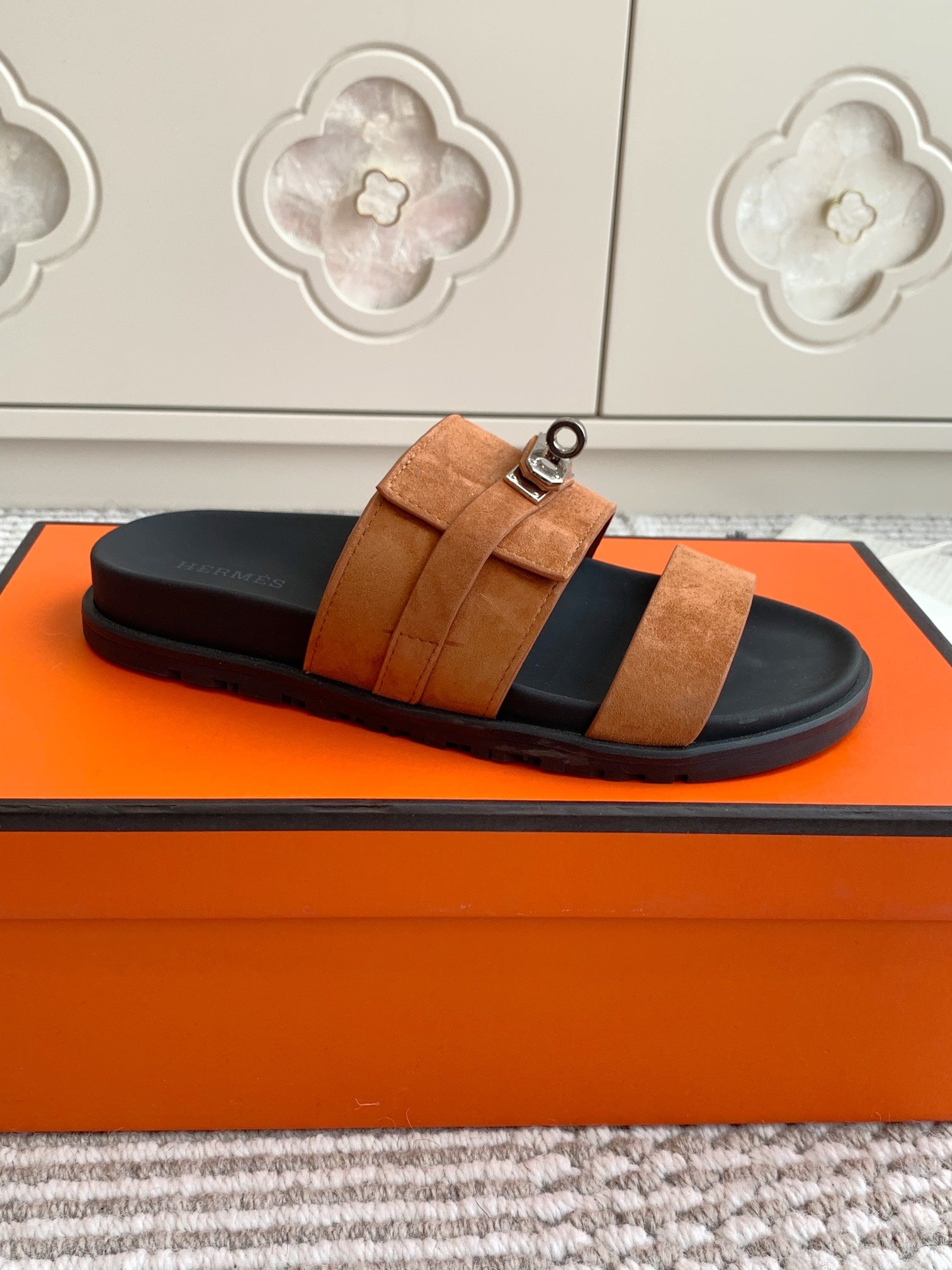 HM 26S KELLY BUCKLE DOUBLE STRAP SANDALS IN BROWN SUEDE SILVER HARDWARE