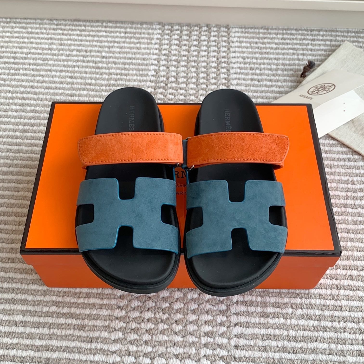 HM 26S CHYPRE SANDAL IN SLATE BLUE AND ORANGE SUEDE