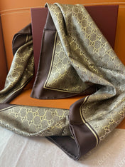 GUCCI 25S SCARF 90 IN SILK 697666